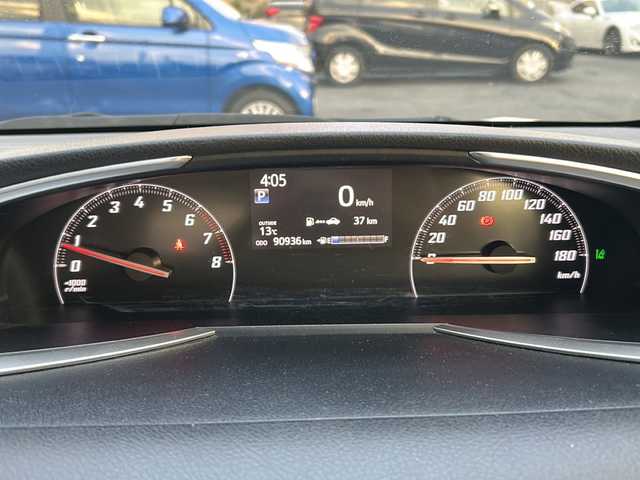 トヨタ シエンタ X 東京都 2017(平29)年 9万km ホワイトパールクリスタルシャイン ワンオーナー/純正ナビ【Bluetooth接続可、フルセグTV、CD】/片側パワースライドドア/社外フロアマット/三列シート/ウォークスルー/チップアップシート/アイドリングストップ/レーンキープアシスト/衝突被害軽減システム/横滑り防止装置/盗難防止装置/ABS/ETC/Wエアバッグ/リモコンキー/スペアキー1本