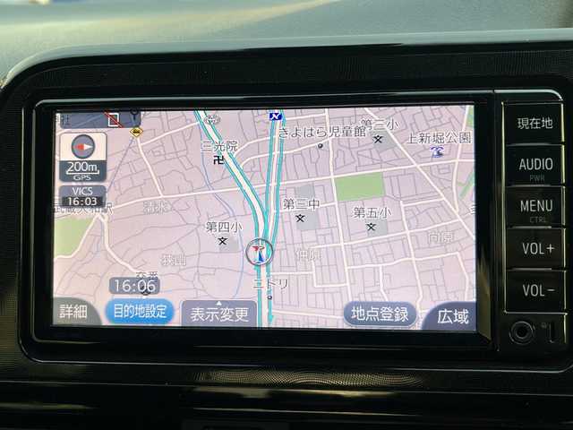 トヨタ シエンタ X 東京都 2017(平29)年 9万km ホワイトパールクリスタルシャイン ワンオーナー/純正ナビ【Bluetooth接続可、フルセグTV、CD】/片側パワースライドドア/社外フロアマット/三列シート/ウォークスルー/チップアップシート/アイドリングストップ/レーンキープアシスト/衝突被害軽減システム/横滑り防止装置/盗難防止装置/ABS/ETC/Wエアバッグ/リモコンキー/スペアキー1本