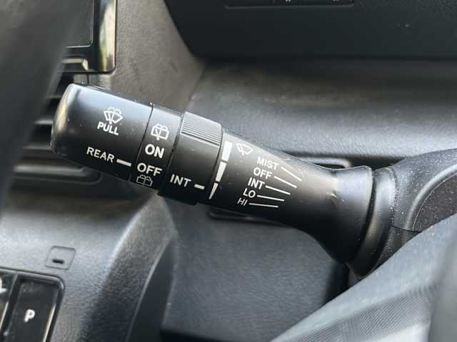 トヨタ シエンタ X 東京都 2017(平29)年 9万km ホワイトパールクリスタルシャイン ワンオーナー/純正ナビ【Bluetooth接続可、フルセグTV、CD】/片側パワースライドドア/社外フロアマット/三列シート/ウォークスルー/チップアップシート/アイドリングストップ/レーンキープアシスト/衝突被害軽減システム/横滑り防止装置/盗難防止装置/ABS/ETC/Wエアバッグ/リモコンキー/スペアキー1本