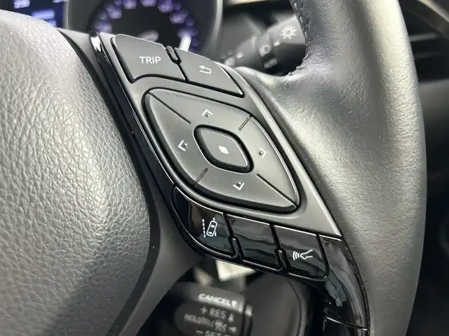 トヨタ Ｃ－ＨＲ G モード ネロ セーフティプラス 愛知県 2020(令2)年 5.5万km ホワイトパールクリスタルシャイン 禁煙車/純正8インチナビ/（AM/FM/USB/Bluetooth）/全方位カメラ/トヨタセーフティセンス/・衝突軽減ブレーキ/・レーンキープアシスト/・オートマチックハイビーム/・レーダークルーズコントロール/ブラインドスポットモニター/ETC/ドライブレコーダー/シートヒーター/スマートキー/プッシュスタート/LEDヘッドライト/フロントフォグランプ/純正18インチアルミホイール/純正フロアマット/横滑り防止装置