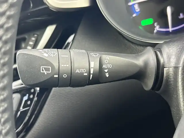 トヨタ Ｃ－ＨＲ G モード ネロ セーフティプラス 愛知県 2020(令2)年 5.5万km ホワイトパールクリスタルシャイン 禁煙車/純正8インチナビ/（AM/FM/USB/Bluetooth）/全方位カメラ/トヨタセーフティセンス/・衝突軽減ブレーキ/・レーンキープアシスト/・オートマチックハイビーム/・レーダークルーズコントロール/ブラインドスポットモニター/ETC/ドライブレコーダー/シートヒーター/スマートキー/プッシュスタート/LEDヘッドライト/フロントフォグランプ/純正18インチアルミホイール/純正フロアマット/横滑り防止装置