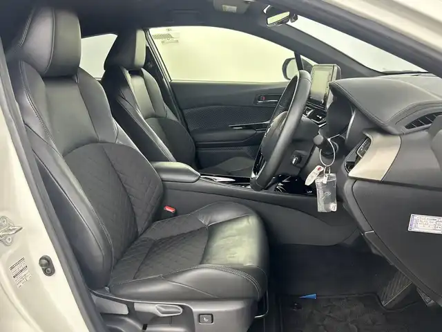 トヨタ Ｃ－ＨＲ G モード ネロ セーフティプラス 愛知県 2020(令2)年 5.5万km ホワイトパールクリスタルシャイン 禁煙車/純正8インチナビ/（AM/FM/USB/Bluetooth）/全方位カメラ/トヨタセーフティセンス/・衝突軽減ブレーキ/・レーンキープアシスト/・オートマチックハイビーム/・レーダークルーズコントロール/ブラインドスポットモニター/ETC/ドライブレコーダー/シートヒーター/スマートキー/プッシュスタート/LEDヘッドライト/フロントフォグランプ/純正18インチアルミホイール/純正フロアマット/横滑り防止装置