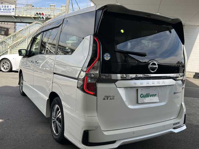 日産 セレナ e－パワー ハイウェイスター V 京都府 2021(令3)年 4.8万km ブリリアントホワイトパール 純正ナビ10インチ/フリップダウンモニター/純正エアロサイド　/ＢＳＭ　/衝突被害軽減システム/レーンキープアシスト　/コーナーセンサー/アイドリングストップ/全方位カメラ/ドライブレコーダー（DJ4-D）　　/プロパイロット　/オートライト　/ＬＥＤライト/フォグランプ　/ウィンカーミラー/デジタルインナーミラー　/両側パワースライドドア/フルセグTV/プッシュスタート/スマートキー/ワンオーナー/ブルーレイ再生/禁煙車