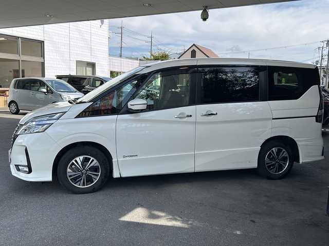 日産 セレナ e－パワー ハイウェイスター V 京都府 2021(令3)年 4.8万km ブリリアントホワイトパール 純正ナビ10インチ/フリップダウンモニター/純正エアロサイド　/ＢＳＭ　/衝突被害軽減システム/レーンキープアシスト　/コーナーセンサー/アイドリングストップ/全方位カメラ/ドライブレコーダー（DJ4-D）　　/プロパイロット　/オートライト　/ＬＥＤライト/フォグランプ　/ウィンカーミラー/デジタルインナーミラー　/両側パワースライドドア/フルセグTV/プッシュスタート/スマートキー/ワンオーナー/ブルーレイ再生/禁煙車