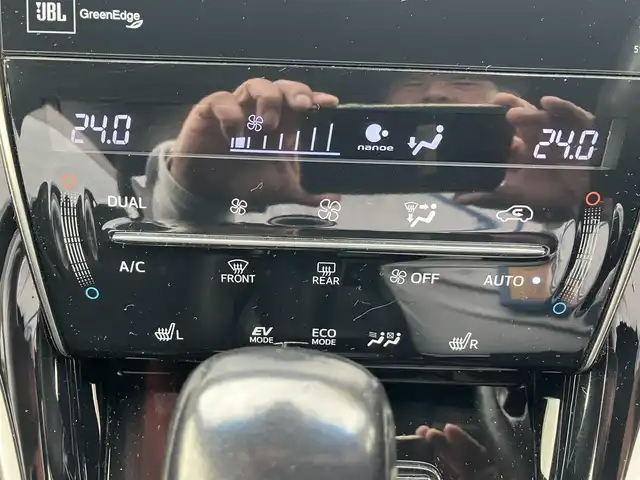 トヨタ ハリアー ハイブリッド プレミアム アドバンスド スタイルモーヴ 広島県 2015(平27)年 15.1万km ホワイトパールクリスタルシャイン ワンオーナー/メーカナビ・フルセグTV/ハーフレザーシート/パワーシート・シートヒーター/パノラミックビューモニター/プリクラッシュセーフティー/LEDオートライト/JBLサウンドシステム/パワーバックドア/クルーズコントロール/スマートキー