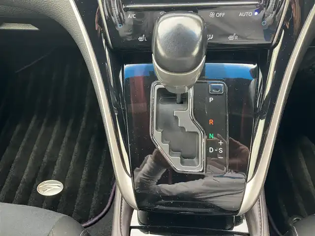 トヨタ ハリアー ハイブリッド プレミアム アドバンスド スタイルモーヴ 広島県 2015(平27)年 15.1万km ホワイトパールクリスタルシャイン ワンオーナー/メーカナビ・フルセグTV/ハーフレザーシート/パワーシート・シートヒーター/パノラミックビューモニター/プリクラッシュセーフティー/LEDオートライト/JBLサウンドシステム/パワーバックドア/クルーズコントロール/スマートキー