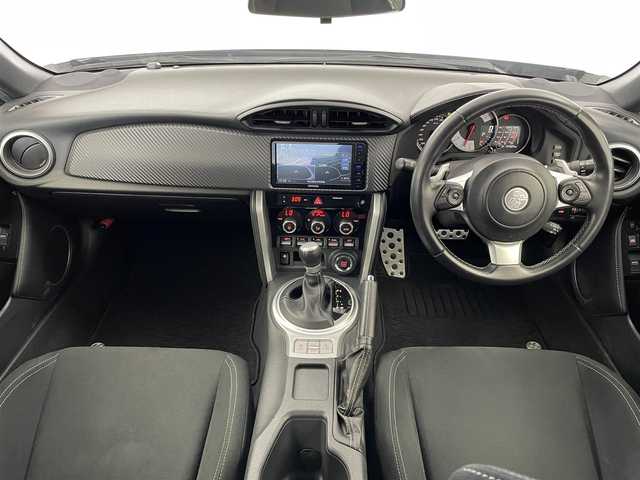 トヨタ ８６ GT 埼玉県 2018(平30)年 3.2万km クリスタルホワイトパール TRDエアロ/社外ナビ/(CD/DVD/Bluetooth/フルセグ)/バックカメラ/クルーズコントロール/スマートキー/ETC/純正フロアマット/純正17インチアルミホイール