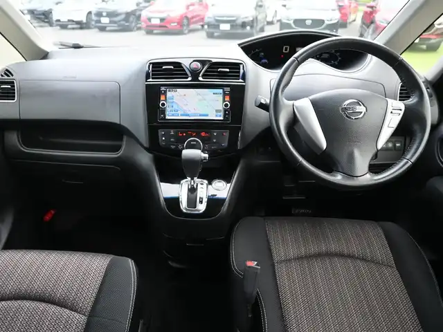 日産 セレナ HWS S HV Vエアロ+Sefty 千葉県 2015(平27)年 3.9万km ブルームーンホワイトP エマージェンシーブレーキ/クルーズコントロール/両側パワースライドドア/純正メモリーナビ/地デジTV/【DVD/CD再生機能　Bluetooth接続】/アラウンドビューモニター/フリップダウンモニター/ドライブレコーダー/革巻きステアリング/ETC/LEDヘッドライト/フォグライト/ウインカーミラー/コーナーセンサー/純正16インチアルミホイル/インテリジェントキー
