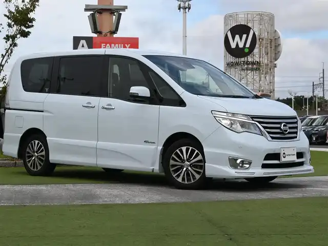 日産 セレナ HWS S HV Vエアロ+Sefty 千葉県 2015(平27)年 3.9万km ブルームーンホワイトP エマージェンシーブレーキ/クルーズコントロール/両側パワースライドドア/純正メモリーナビ/地デジTV/【DVD/CD再生機能　Bluetooth接続】/アラウンドビューモニター/フリップダウンモニター/ドライブレコーダー/革巻きステアリング/ETC/LEDヘッドライト/フォグライト/ウインカーミラー/コーナーセンサー/純正16インチアルミホイル/インテリジェントキー