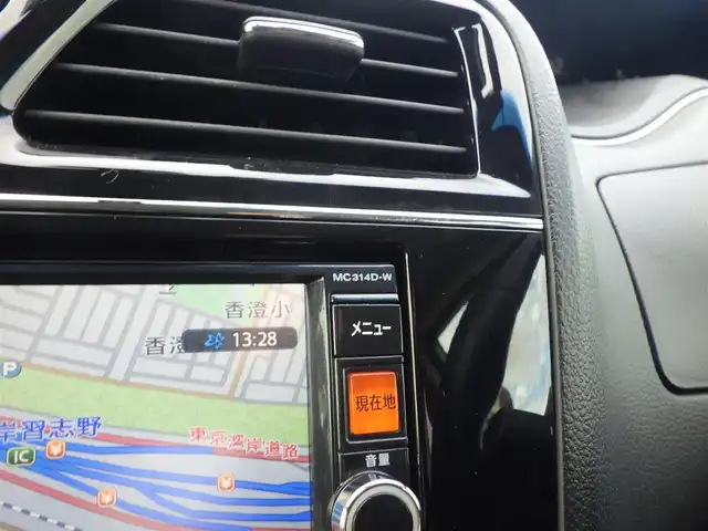 日産 セレナ HWS S HV Vエアロ+Sefty 千葉県 2015(平27)年 3.9万km ブルームーンホワイトP エマージェンシーブレーキ/クルーズコントロール/両側パワースライドドア/純正メモリーナビ/地デジTV/【DVD/CD再生機能　Bluetooth接続】/アラウンドビューモニター/フリップダウンモニター/ドライブレコーダー/革巻きステアリング/ETC/LEDヘッドライト/フォグライト/ウインカーミラー/コーナーセンサー/純正16インチアルミホイル/インテリジェントキー