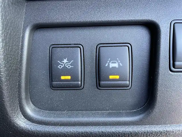 日産 セレナ HWS S HV Vエアロ+Sefty 大阪府 2015(平27)年 3.9万km ブルームーンホワイトP セーフティシステム/　・踏み間違い衝突防止アシスト/　・アラウンドビューモニター/　・セーフティパックA/純正メモリーナビ/地デジTV/【DVD/CD再生機能　Bluetooth接続】/LEDヘッドライト/オートライト/両側PSD/電格ミラー/スマートキー/フロアマット/プッシュスタート