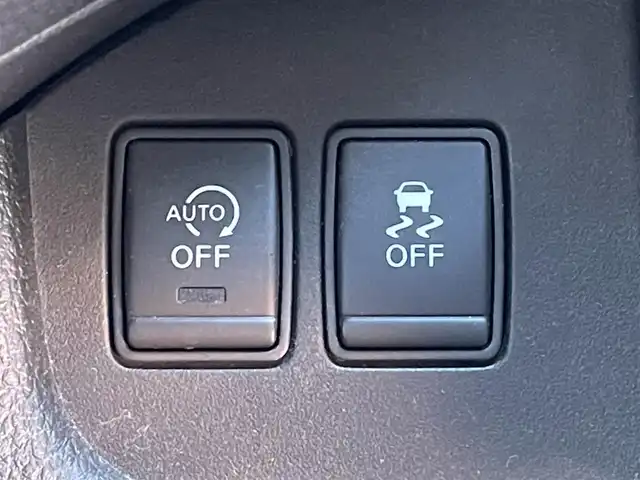 日産 セレナ HWS S HV Vエアロ+Sefty 大阪府 2015(平27)年 3.9万km ブルームーンホワイトP セーフティシステム/　・踏み間違い衝突防止アシスト/　・アラウンドビューモニター/　・セーフティパックA/純正メモリーナビ/地デジTV/【DVD/CD再生機能　Bluetooth接続】/LEDヘッドライト/オートライト/両側PSD/電格ミラー/スマートキー/フロアマット/プッシュスタート