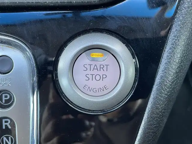 日産 セレナ HWS S HV Vエアロ+Sefty 大阪府 2015(平27)年 3.9万km ブルームーンホワイトP セーフティシステム/　・踏み間違い衝突防止アシスト/　・アラウンドビューモニター/　・セーフティパックA/純正メモリーナビ/地デジTV/【DVD/CD再生機能　Bluetooth接続】/LEDヘッドライト/オートライト/両側PSD/電格ミラー/スマートキー/フロアマット/プッシュスタート