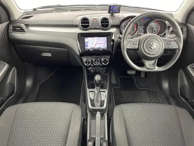 スズキ スイフト XL 大阪府 2017(平29)年 4.3万km スピーディーブルーM 禁煙車/衝突軽減ブレーキ/　・誤発進抑制機能/　・車線逸脱抑制機能/社外メモリーナビ[AVIC-RZ300]/　CD/DVD/AM/FM/ワンセグ/Bluetooth/バックカメラ/オートライト/フォグランプ/ライトレベライザー/レーダークルーズコントロール/スマートキー/ETC/純正フロアマット/パドルシフト/MTモード付AT