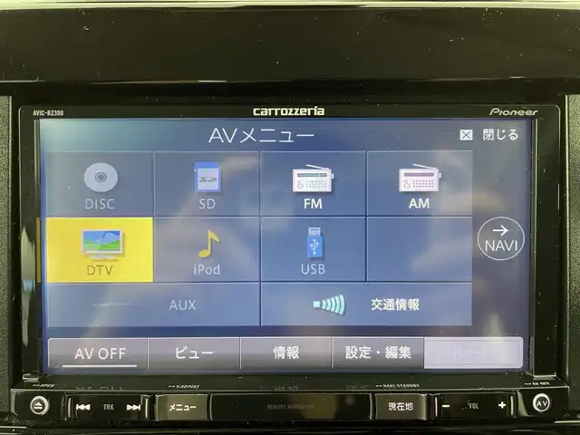 スズキ スイフト XL 大阪府 2017(平29)年 4.3万km スピーディーブルーM 禁煙車/衝突軽減ブレーキ/　・誤発進抑制機能/　・車線逸脱抑制機能/社外メモリーナビ[AVIC-RZ300]/　CD/DVD/AM/FM/ワンセグ/Bluetooth/バックカメラ/オートライト/フォグランプ/ライトレベライザー/レーダークルーズコントロール/スマートキー/ETC/純正フロアマット/パドルシフト/MTモード付AT