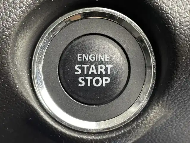 スズキ スイフト XL 大阪府 2017(平29)年 4.3万km スピーディーブルーM 禁煙車/衝突軽減ブレーキ/　・誤発進抑制機能/　・車線逸脱抑制機能/社外メモリーナビ[AVIC-RZ300]/　CD/DVD/AM/FM/ワンセグ/Bluetooth/バックカメラ/オートライト/フォグランプ/ライトレベライザー/レーダークルーズコントロール/スマートキー/ETC/純正フロアマット/パドルシフト/MTモード付AT