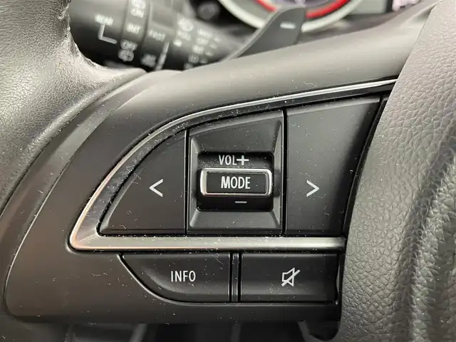 スズキ スイフト XL 大阪府 2017(平29)年 4.3万km スピーディーブルーM 禁煙車/衝突軽減ブレーキ/　・誤発進抑制機能/　・車線逸脱抑制機能/社外メモリーナビ[AVIC-RZ300]/　CD/DVD/AM/FM/ワンセグ/Bluetooth/バックカメラ/オートライト/フォグランプ/ライトレベライザー/レーダークルーズコントロール/スマートキー/ETC/純正フロアマット/パドルシフト/MTモード付AT