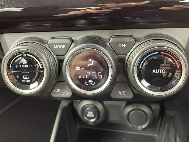 スズキ スイフト XL 大阪府 2017(平29)年 4.3万km スピーディーブルーM 禁煙車/衝突軽減ブレーキ/　・誤発進抑制機能/　・車線逸脱抑制機能/社外メモリーナビ[AVIC-RZ300]/　CD/DVD/AM/FM/ワンセグ/Bluetooth/バックカメラ/オートライト/フォグランプ/ライトレベライザー/レーダークルーズコントロール/スマートキー/ETC/純正フロアマット/パドルシフト/MTモード付AT