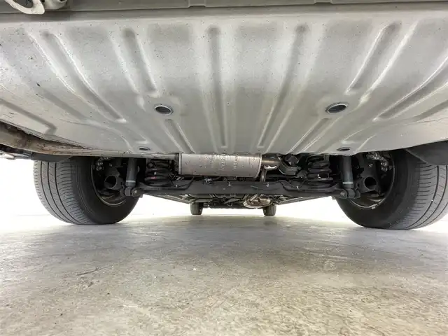 日産 セレナ e－パワー ハイウェイスター V 千葉県 2020(令2)年 1.3万km ブリリアントホワイトパール プロパイロット/全方位運転支援システム/・インテリジェント エマージェンシーブレーキ/・踏み間違い衝突防止アシスト/・車線逸脱防止支援システム/・後側方衝突防止支援システム/・標識検知機能/・前方衝突予測警報/・車線逸脱警報/・後側方車両検知警報/・後退時車両検知警報/純正10インチメモリーナビ/・フルセグTV/・Bluetooth接続/・CD/DVD再生機能/・全方位カメラ/両側パワースライドドア/ブラインドスポットモニター/リアオートエアコン/スマートキー/LEDヘッドライト