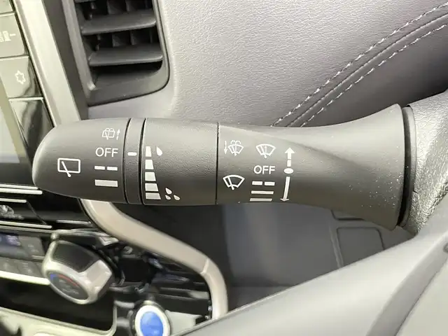 日産 セレナ e－パワー ハイウェイスター V 千葉県 2020(令2)年 1.3万km ブリリアントホワイトパール プロパイロット/全方位運転支援システム/・インテリジェント エマージェンシーブレーキ/・踏み間違い衝突防止アシスト/・車線逸脱防止支援システム/・後側方衝突防止支援システム/・標識検知機能/・前方衝突予測警報/・車線逸脱警報/・後側方車両検知警報/・後退時車両検知警報/純正10インチメモリーナビ/・フルセグTV/・Bluetooth接続/・CD/DVD再生機能/・全方位カメラ/両側パワースライドドア/ブラインドスポットモニター/リアオートエアコン/スマートキー/LEDヘッドライト