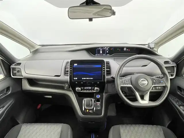 日産 セレナ e－パワー ハイウェイスター V 千葉県 2020(令2)年 1.3万km ブリリアントホワイトパール プロパイロット/全方位運転支援システム/・インテリジェント エマージェンシーブレーキ/・踏み間違い衝突防止アシスト/・車線逸脱防止支援システム/・後側方衝突防止支援システム/・標識検知機能/・前方衝突予測警報/・車線逸脱警報/・後側方車両検知警報/・後退時車両検知警報/純正10インチメモリーナビ/・フルセグTV/・Bluetooth接続/・CD/DVD再生機能/・全方位カメラ/両側パワースライドドア/ブラインドスポットモニター/リアオートエアコン/スマートキー/LEDヘッドライト