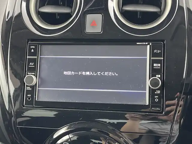 日産 ノート e－パワー X 愛知県 2018(平30)年 4.1万km ブリリアントホワイトパール 禁煙車/純正7インチナビ/（CD/DVD/Bluetooth/フルセグTV/AM/FM)/全方位カメラ/衝突軽減ブレーキ/レーンキープアシスト/オートマチックハイビーム/コーナーセンサー/インテリジェントルームミラー/ETC/純正フロアマット/横滑り防止装置/プッシュスタート/スマートキー/オートエアコン