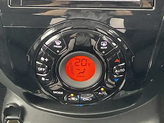 日産 ノート e－パワー X 愛知県 2018(平30)年 4.1万km ブリリアントホワイトパール 禁煙車/純正7インチナビ/（CD/DVD/Bluetooth/フルセグTV/AM/FM)/全方位カメラ/衝突軽減ブレーキ/レーンキープアシスト/オートマチックハイビーム/コーナーセンサー/インテリジェントルームミラー/ETC/純正フロアマット/横滑り防止装置/プッシュスタート/スマートキー/オートエアコン