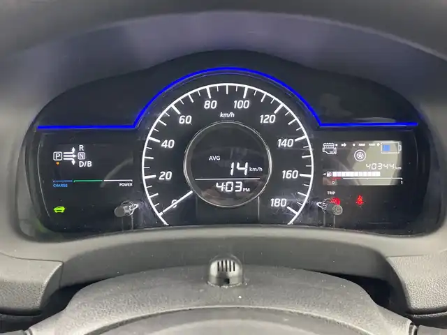 日産 ノート e－パワー X 愛知県 2018(平30)年 4.1万km ブリリアントホワイトパール 禁煙車/純正7インチナビ/（CD/DVD/Bluetooth/フルセグTV/AM/FM)/全方位カメラ/衝突軽減ブレーキ/レーンキープアシスト/オートマチックハイビーム/コーナーセンサー/インテリジェントルームミラー/ETC/純正フロアマット/横滑り防止装置/プッシュスタート/スマートキー/オートエアコン