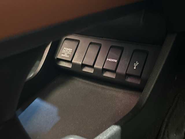 ホンダ ヴェゼル ハイブリッド Z ホンダセンシング 埼玉県 2017(平29)年 4.6万km ホワイトオーキッドパール ホンダセンシング/純正ナビ/　　CD/DVDBT/フルセグTV/バックカメラ/アダプティブクルーズコントロール/LEDオートライト/ハーフレザー/シートヒーター/純正17インチAW/パドルシフト/ステアリングスイッチ/プッシュスタート/ETC/禁煙車