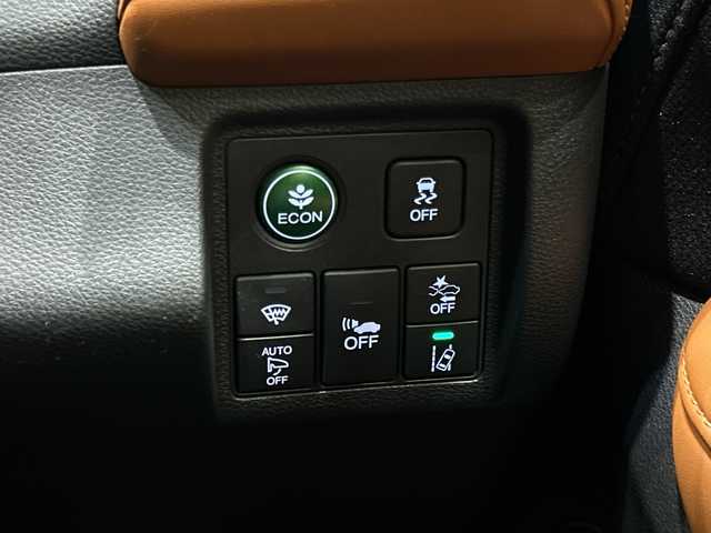 ホンダ ヴェゼル ハイブリッド Z ホンダセンシング 埼玉県 2017(平29)年 4.6万km ホワイトオーキッドパール ホンダセンシング/純正ナビ/　　CD/DVDBT/フルセグTV/バックカメラ/アダプティブクルーズコントロール/LEDオートライト/ハーフレザー/シートヒーター/純正17インチAW/パドルシフト/ステアリングスイッチ/プッシュスタート/ETC/禁煙車