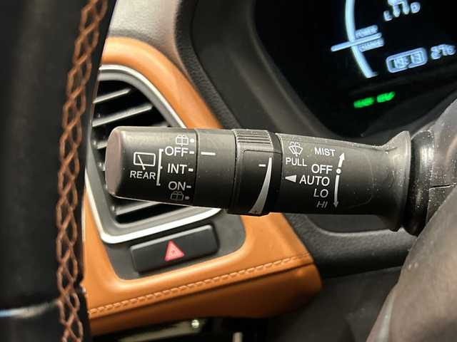 ホンダ ヴェゼル ハイブリッド Z ホンダセンシング 埼玉県 2017(平29)年 4.6万km ホワイトオーキッドパール ホンダセンシング/純正ナビ/　　CD/DVDBT/フルセグTV/バックカメラ/アダプティブクルーズコントロール/LEDオートライト/ハーフレザー/シートヒーター/純正17インチAW/パドルシフト/ステアリングスイッチ/プッシュスタート/ETC/禁煙車