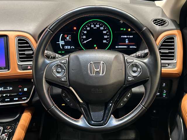 ホンダ ヴェゼル ハイブリッド Z ホンダセンシング 埼玉県 2017(平29)年 4.6万km ホワイトオーキッドパール ホンダセンシング/純正ナビ/　　CD/DVDBT/フルセグTV/バックカメラ/アダプティブクルーズコントロール/LEDオートライト/ハーフレザー/シートヒーター/純正17インチAW/パドルシフト/ステアリングスイッチ/プッシュスタート/ETC/禁煙車