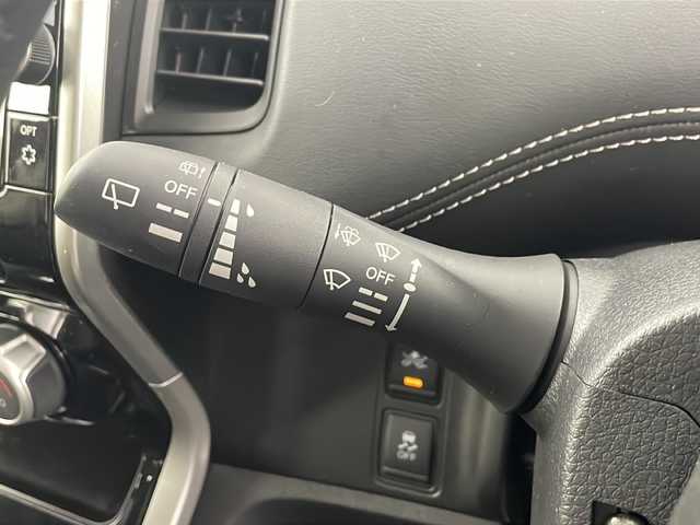 日産 セレナ ハイウェイスター Vセレクション 埼玉県 2018(平30)年 4.6万km アズライトブルー フリップダウンモニター　/全方位カメラ　/純正９インチナビ/　CD/DVD/BT　/ＥＴＣ　/両側パワースライドドア　/クルーズコントロール　/衝突軽減システム　/駐車支援システム　/純正16インチアルミホイール　/純正フロアマット　/ドアバイザー　/プッシュスタート/スマートキー