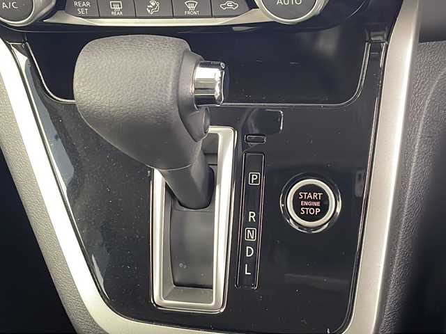 日産 セレナ ハイウェイスター Vセレクション 埼玉県 2018(平30)年 4.6万km アズライトブルー フリップダウンモニター　/全方位カメラ　/純正９インチナビ/　CD/DVD/BT　/ＥＴＣ　/両側パワースライドドア　/クルーズコントロール　/衝突軽減システム　/駐車支援システム　/純正16インチアルミホイール　/純正フロアマット　/ドアバイザー　/プッシュスタート/スマートキー