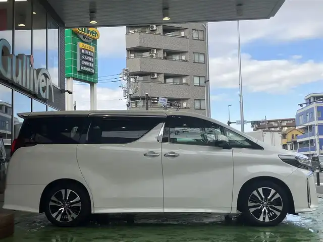 トヨタ アルファード S Cパッケージ 神奈川県 2021(令3)年 1.7万km ホワイトパールクリスタルシャイン ワンオーナー//禁煙車//純正ディスプレイオーディオ//TVキット//TVキャンセラー//純正フリップダウンモニター//両側パワースライドドア//フルセグ//パワーバックドア//パワーシート//シートヒーター//エアーシート//シートベンチレーション//バックカメラ//トヨタセーフティセンス//3眼LEDヘッドランプ//シーケンシャルターンランプ//ビルトインETC//レーダークルーズ//オートハイビーム//ステアリイングヒーター//横滑り防止//クリアランスソナー//ウッドコンビステアリング//ステアリングスイッチ//USB端子
