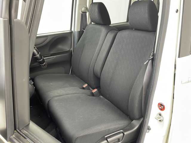 ホンダ Ｎ ＢＯＸ カスタム G 兵庫県 2012(平24)年 3.9万km プレミアムホワイトパール ・運転席用i-SRSエアバッグシステム〈連続容量変化タイプ〉＆助手席用SRSエアバッグシステム/・VSA（ABS＋TCS＋横すべり抑制）/・EBD（電子制御制動力配分システム）付ABS/・プロジェクタータイプ ディスチャージヘッドライト〈HID〉/・ヒルスタートアシスト機能/・アイドリングストップシステム/・ECONモード/・Hondaスマートキーシステム（アンサーバック/ウエルカムランプ機能付） /・電動格納式リモコンカラードドアミラー/・親水/ヒーテッドドアミラー＋フロントドア撥水ガラス/・UVカット機能付ガラス（フロントウインドウ/フロントコーナー/フロントドア）/・高熱線吸収/UVカット機能付プライバシーガラス（リアドア/リアクォーター/テールゲート）/・クリアアウターレンズ・リアコンビネーションランプ（LEDストップランプ＆LEDテールランプ）/・フォグライト/・フルホイールキャップ