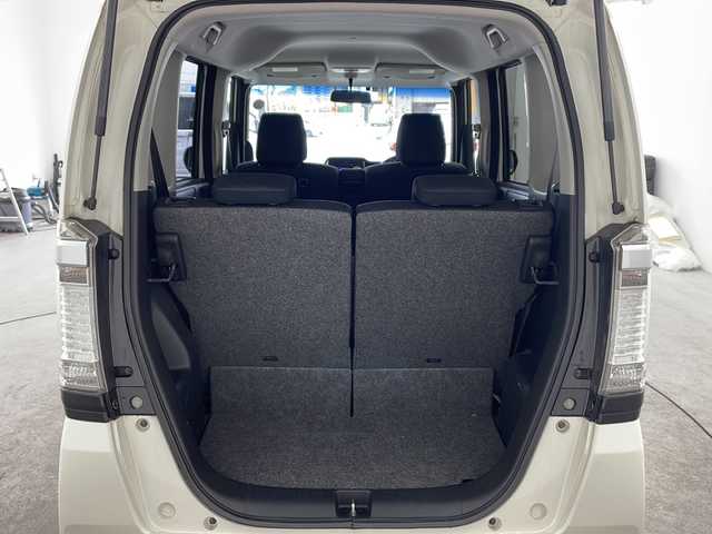 ホンダ Ｎ ＢＯＸ カスタム G 兵庫県 2012(平24)年 3.9万km プレミアムホワイトパール ・運転席用i-SRSエアバッグシステム〈連続容量変化タイプ〉＆助手席用SRSエアバッグシステム/・VSA（ABS＋TCS＋横すべり抑制）/・EBD（電子制御制動力配分システム）付ABS/・プロジェクタータイプ ディスチャージヘッドライト〈HID〉/・ヒルスタートアシスト機能/・アイドリングストップシステム/・ECONモード/・Hondaスマートキーシステム（アンサーバック/ウエルカムランプ機能付） /・電動格納式リモコンカラードドアミラー/・親水/ヒーテッドドアミラー＋フロントドア撥水ガラス/・UVカット機能付ガラス（フロントウインドウ/フロントコーナー/フロントドア）/・高熱線吸収/UVカット機能付プライバシーガラス（リアドア/リアクォーター/テールゲート）/・クリアアウターレンズ・リアコンビネーションランプ（LEDストップランプ＆LEDテールランプ）/・フォグライト/・フルホイールキャップ
