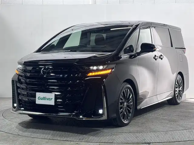 トヨタ ヴェルファイア ハイブリット Z プレミア 大阪府 2025(令7)年 0.6万km ブラック ガラスルーフ　ユニバーサルステップ　純正ナビ　全周囲カメラ　BT フルセグTV 純正フリップダウンモニター　パーキングアシスト　デジタルインナーミラー　両側パワースライドドア　パワーシート　シートヒーター　エアーシート　パワーバックドア　クリアランスソナー ETC　オートライト　LEDヘッドライト