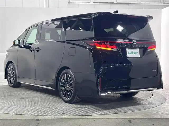 トヨタ ヴェルファイア ハイブリット Z プレミア 大阪府 2025(令7)年 0.6万km ブラック ガラスルーフ　ユニバーサルステップ　純正ナビ　全周囲カメラ　BT フルセグTV 純正フリップダウンモニター　パーキングアシスト　デジタルインナーミラー　両側パワースライドドア　パワーシート　シートヒーター　エアーシート　パワーバックドア　クリアランスソナー ETC　オートライト　LEDヘッドライト