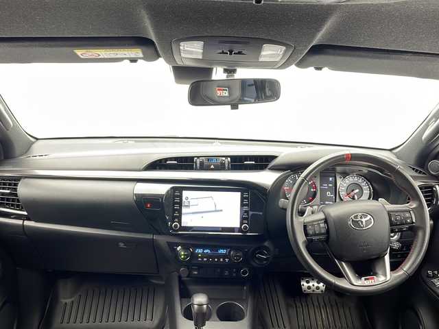 トヨタ ハイラックス Z GRスポーツ 千葉県 2023(令5)年 3万km アティチュードブラックマイカ プリクラッシュセーフティ/レーダークルーズコントロール/車線逸脱防止支援システム/ふらつき検知/ロードサインアシスト/全方位カメラ/パドルシフト/ダウンヒルアシストコントロール/デュアルエアコン/カーテンエアバッグ/純正ディスプレイオーディオ/ナビデータ/Bluetooth/USB/Miracast/革巻きステアリング/ステアリングスイッチ/ETC/ICONIX/フォグランプ/カーテンエアバッグ/純正18インチアルミホイール