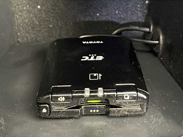 トヨタ ハイラックス Z GRスポーツ 千葉県 2023(令5)年 3万km アティチュードブラックマイカ プリクラッシュセーフティ/レーダークルーズコントロール/車線逸脱防止支援システム/ふらつき検知/ロードサインアシスト/全方位カメラ/パドルシフト/ダウンヒルアシストコントロール/デュアルエアコン/カーテンエアバッグ/純正ディスプレイオーディオ/ナビデータ/Bluetooth/USB/Miracast/革巻きステアリング/ステアリングスイッチ/ETC/ICONIX/フォグランプ/カーテンエアバッグ/純正18インチアルミホイール