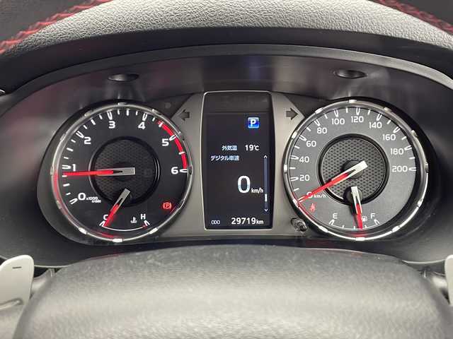 トヨタ ハイラックス Z GRスポーツ 千葉県 2023(令5)年 3万km アティチュードブラックマイカ プリクラッシュセーフティ/レーダークルーズコントロール/車線逸脱防止支援システム/ふらつき検知/ロードサインアシスト/全方位カメラ/パドルシフト/ダウンヒルアシストコントロール/デュアルエアコン/カーテンエアバッグ/純正ディスプレイオーディオ/ナビデータ/Bluetooth/USB/Miracast/革巻きステアリング/ステアリングスイッチ/ETC/ICONIX/フォグランプ/カーテンエアバッグ/純正18インチアルミホイール