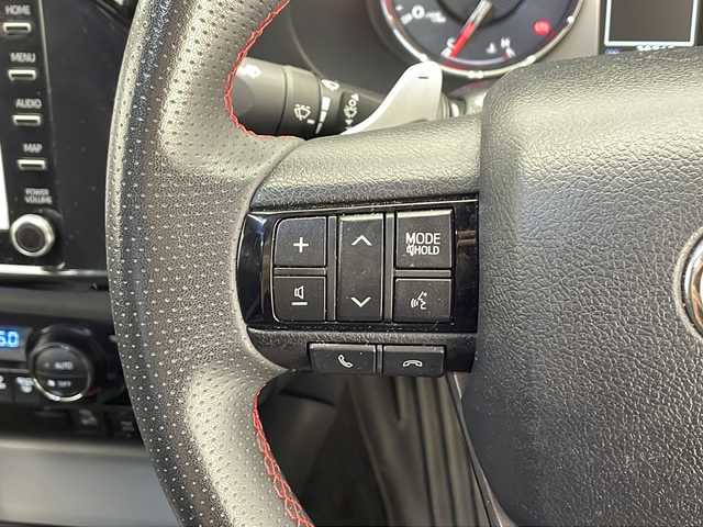 トヨタ ハイラックス Z GRスポーツ 千葉県 2023(令5)年 3万km アティチュードブラックマイカ プリクラッシュセーフティ/レーダークルーズコントロール/車線逸脱防止支援システム/ふらつき検知/ロードサインアシスト/全方位カメラ/パドルシフト/ダウンヒルアシストコントロール/デュアルエアコン/カーテンエアバッグ/純正ディスプレイオーディオ/ナビデータ/Bluetooth/USB/Miracast/革巻きステアリング/ステアリングスイッチ/ETC/ICONIX/フォグランプ/カーテンエアバッグ/純正18インチアルミホイール