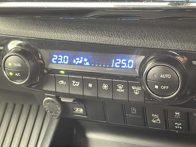 トヨタ ハイラックス Z GRスポーツ 千葉県 2023(令5)年 3万km アティチュードブラックマイカ プリクラッシュセーフティ/レーダークルーズコントロール/車線逸脱防止支援システム/ふらつき検知/ロードサインアシスト/全方位カメラ/パドルシフト/ダウンヒルアシストコントロール/デュアルエアコン/カーテンエアバッグ/純正ディスプレイオーディオ/ナビデータ/Bluetooth/USB/Miracast/革巻きステアリング/ステアリングスイッチ/ETC/ICONIX/フォグランプ/カーテンエアバッグ/純正18インチアルミホイール