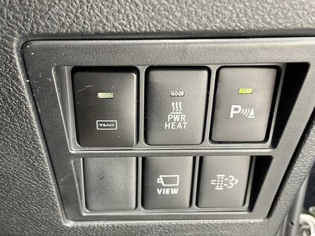 トヨタ ハイラックス Z GRスポーツ 千葉県 2023(令5)年 3万km アティチュードブラックマイカ プリクラッシュセーフティ/レーダークルーズコントロール/車線逸脱防止支援システム/ふらつき検知/ロードサインアシスト/全方位カメラ/パドルシフト/ダウンヒルアシストコントロール/デュアルエアコン/カーテンエアバッグ/純正ディスプレイオーディオ/ナビデータ/Bluetooth/USB/Miracast/革巻きステアリング/ステアリングスイッチ/ETC/ICONIX/フォグランプ/カーテンエアバッグ/純正18インチアルミホイール