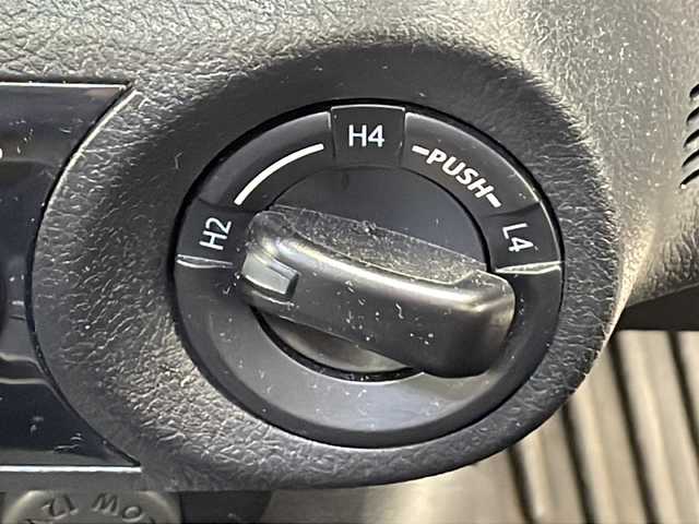 トヨタ ハイラックス Z GRスポーツ 千葉県 2023(令5)年 3万km アティチュードブラックマイカ プリクラッシュセーフティ/レーダークルーズコントロール/車線逸脱防止支援システム/ふらつき検知/ロードサインアシスト/全方位カメラ/パドルシフト/ダウンヒルアシストコントロール/デュアルエアコン/カーテンエアバッグ/純正ディスプレイオーディオ/ナビデータ/Bluetooth/USB/Miracast/革巻きステアリング/ステアリングスイッチ/ETC/ICONIX/フォグランプ/カーテンエアバッグ/純正18インチアルミホイール