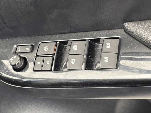 トヨタ ハイラックス Z GRスポーツ 千葉県 2023(令5)年 3万km アティチュードブラックマイカ プリクラッシュセーフティ/レーダークルーズコントロール/車線逸脱防止支援システム/ふらつき検知/ロードサインアシスト/全方位カメラ/パドルシフト/ダウンヒルアシストコントロール/デュアルエアコン/カーテンエアバッグ/純正ディスプレイオーディオ/ナビデータ/Bluetooth/USB/Miracast/革巻きステアリング/ステアリングスイッチ/ETC/ICONIX/フォグランプ/カーテンエアバッグ/純正18インチアルミホイール