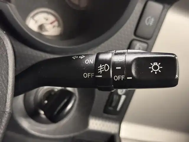 トヨタ ＦＪクルーザー カラーパッケージ 三重県 2017(平29)年 6.8万km ホワイト/スモーキーブルー プレミアムガソリン/パートタイム4WD/フロア5AT/純正 7インチナビ NSZT-W66T/（FM/AM/CD/DVD/TV/SD/SDREC/Bluetooth/USB/HDMI）/バックカメラ/ETC/安全/・【OP】アクティブトラクションコントロール［A-TRAC］/・バックソナー/・SRS 前席サイドエアバッグ＆前後席カーテンシールドエアバッグ/・EBD付ABS/装備/・【OP】寒冷地仕様（ワイパーデアイサーなど）/・【OP】リヤデフロック/・【OP】サイドステップ/・クルーズコントロール/・マニュアルエアコン/・ステアリングスイッチ/・リヤフォグランプ/・打替LEDヘッドランプ＆フロントフォグランプ*OP/・チルトステアリング/・電動調整ドアミラー＆広角フェンダーミラー/・リモコンキーx1/・取/ナビ取/など