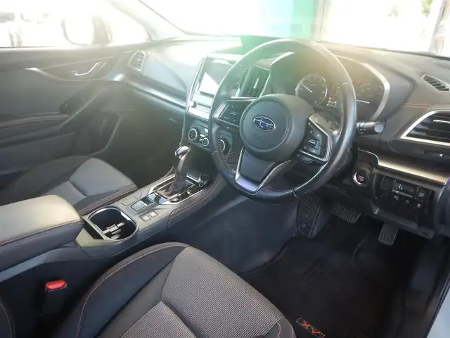 スバル インプレッサ ＸＶ 2．0i－L アイサイト 静岡県 2018(平30)年 5.3万km クールグレーカーキ ワンオーナー/4WD/ルーフレール/純正ウイングレット（ブラック）/アイサイトver.3/・衝突軽減ブレーキ/・車線逸脱警報/・アクティブレーンキープ/・追従機能付きクルーズコントロール/・誤発進、誤後進抑制制御/・先行車発進お知らせ/クリアランスソナー /ブラインドスポットモニター/ステアリングレスポンシブヘッドライト/DIATONE SOUNDナビ/・NR-MZ300-BIN/・フルセグ/・DVD再生/・CD再生/・Bluetooth/・SD/バックカメラ/純正ドライブレコーダー/MTモードAT/パドルシフト/左右独立型オートエアコン/ビルトインETC2.0/本革巻きステアリング/SIドライブ/Xモード/ヒルホールド機能/ISOFIX/アイドリングストップ/オートライト/純正LEDヘッドライト/フォグライト/リアフォグライト/オートワイパー/オートリトラミラー/ウインカーミラー/前オートウインドウ/純正フロアマット/プッシュスタート/スマートキー×2/取扱説明書/新車保証書