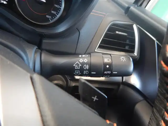 スバル インプレッサ ＸＶ 2．0i－L アイサイト 静岡県 2018(平30)年 5.3万km クールグレーカーキ ワンオーナー/4WD/ルーフレール/純正ウイングレット（ブラック）/アイサイトver.3/・衝突軽減ブレーキ/・車線逸脱警報/・アクティブレーンキープ/・追従機能付きクルーズコントロール/・誤発進、誤後進抑制制御/・先行車発進お知らせ/クリアランスソナー /ブラインドスポットモニター/ステアリングレスポンシブヘッドライト/DIATONE SOUNDナビ/・NR-MZ300-BIN/・フルセグ/・DVD再生/・CD再生/・Bluetooth/・SD/バックカメラ/純正ドライブレコーダー/MTモードAT/パドルシフト/左右独立型オートエアコン/ビルトインETC2.0/本革巻きステアリング/SIドライブ/Xモード/ヒルホールド機能/ISOFIX/アイドリングストップ/オートライト/純正LEDヘッドライト/フォグライト/リアフォグライト/オートワイパー/オートリトラミラー/ウインカーミラー/前オートウインドウ/純正フロアマット/プッシュスタート/スマートキー×2/取扱説明書/新車保証書